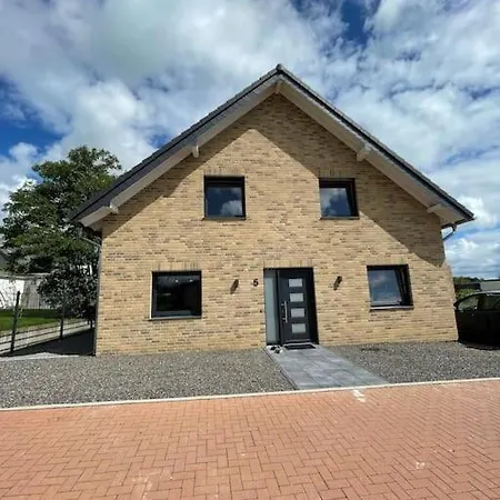 Semesterbostad Tolles Gaestehaus An Der Wurzel Hürtgenwald